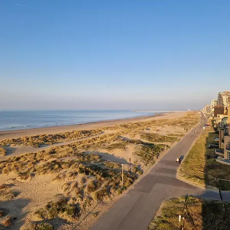 Апартаменты Premium Holidays - Castelli In Front Of The Sea Of Nieuwpoort Коксейде