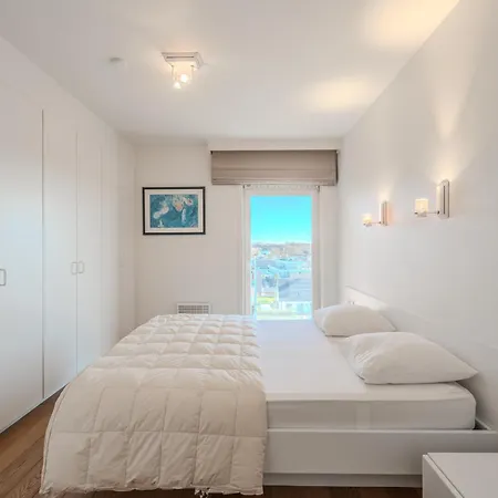 Апартаменты Premium Holidays - Castelli In Front Of The Sea Of Nieuwpoort Коксейде